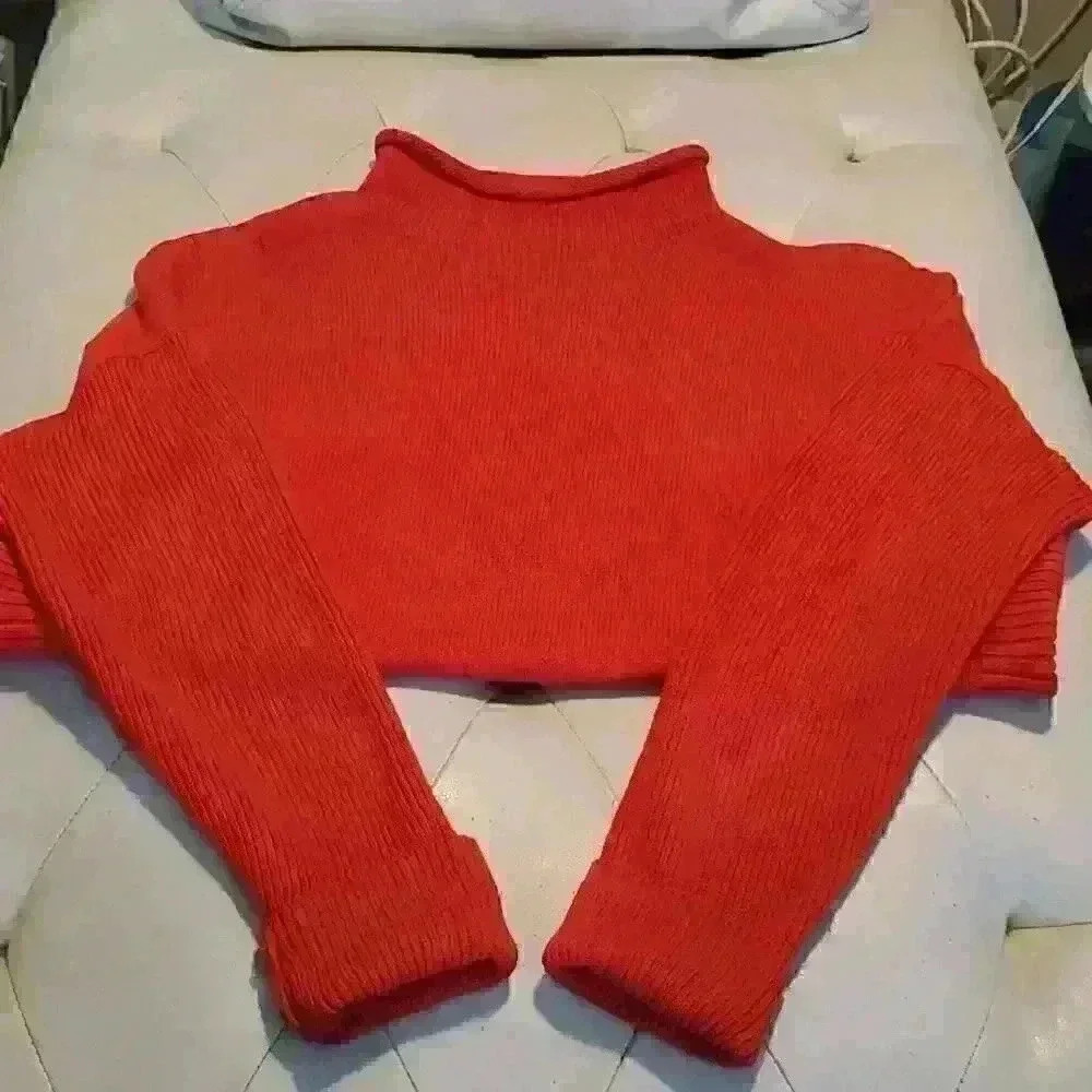 Tahari Red Sweater sz Large - Picture 2 of 5